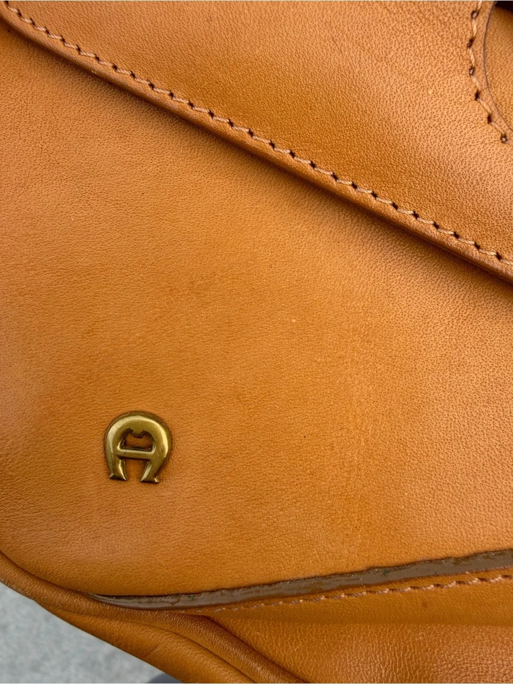Etienne Aigner smooth tan